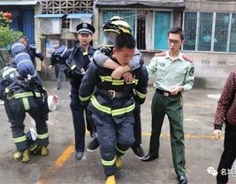 贵州遵义消防小姐姐照片,守护平安的美丽身影